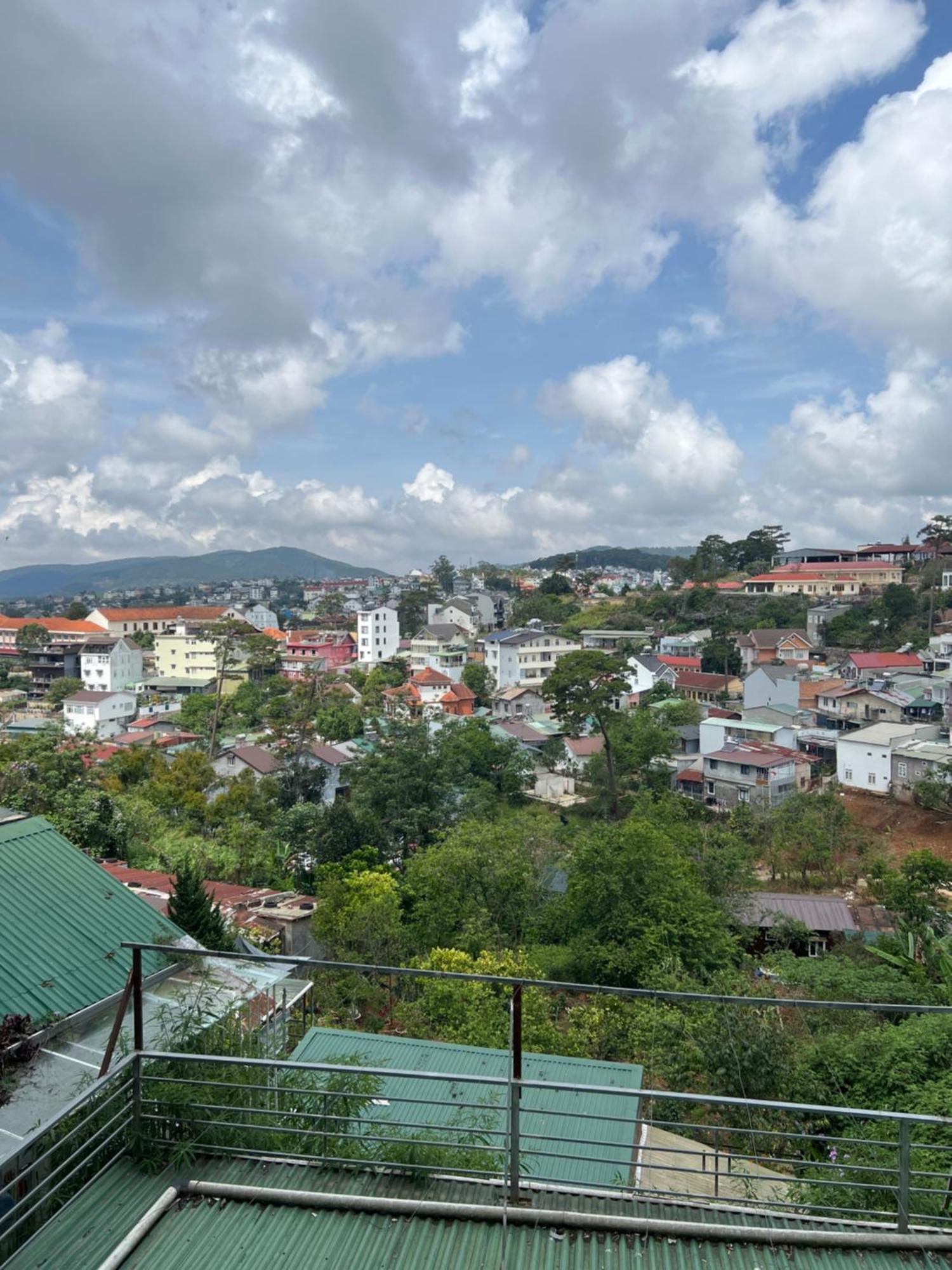 Khach San Lan Dai Hotell Dalat Exteriör bild